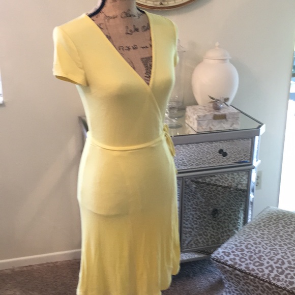 Dresses & Skirts - NEW Wrap Dres